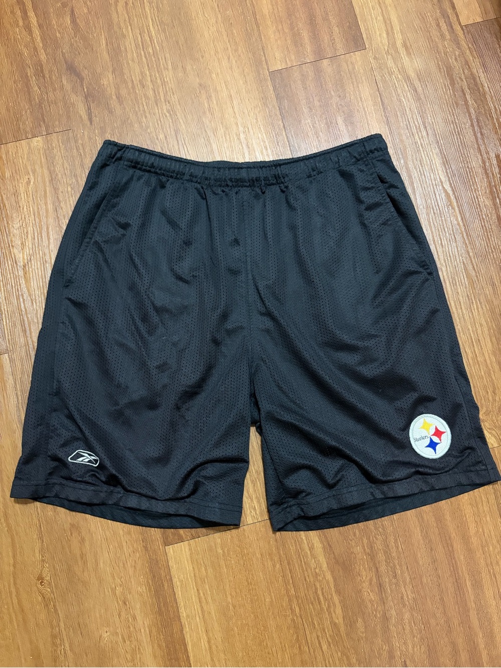 Reebok Men's Black Athletic Shorts w/ Pittsburgh Steelers Patch Size Large